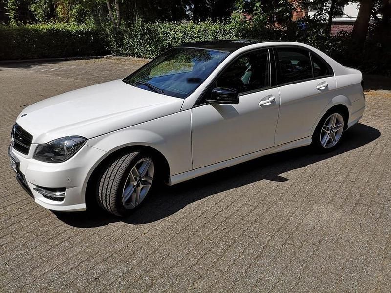 Gebraucht Mercedes C220 Avantgarde 170 PS (125 kW) 2013 Weiß Limousine