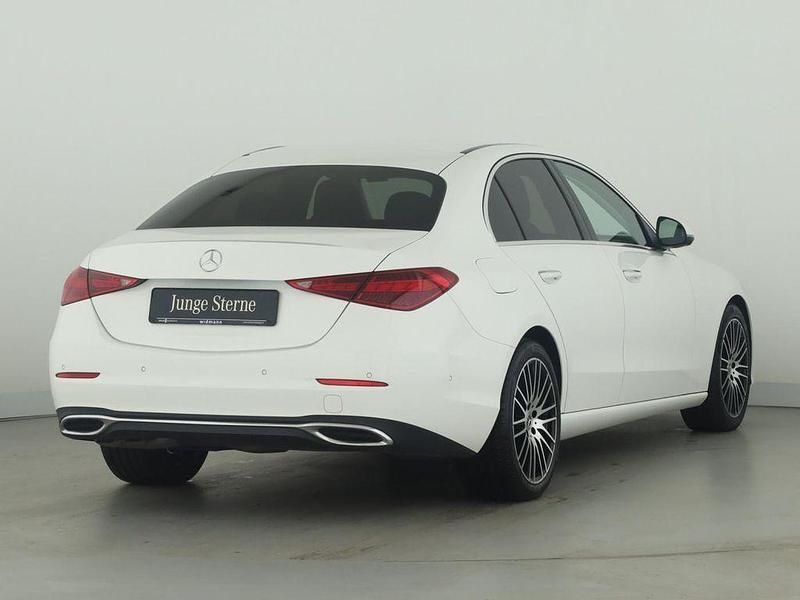 Gebraucht Mercedes C300 Avantgarde 265 PS (194 kW) 2022 Unilack polarweiss Limousine