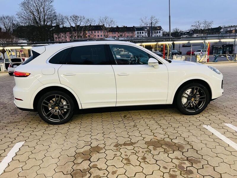 Weiß Gebraucht 2019 Porsche Cayenne Turbo SUV | 63.900 € - Bild 1/4