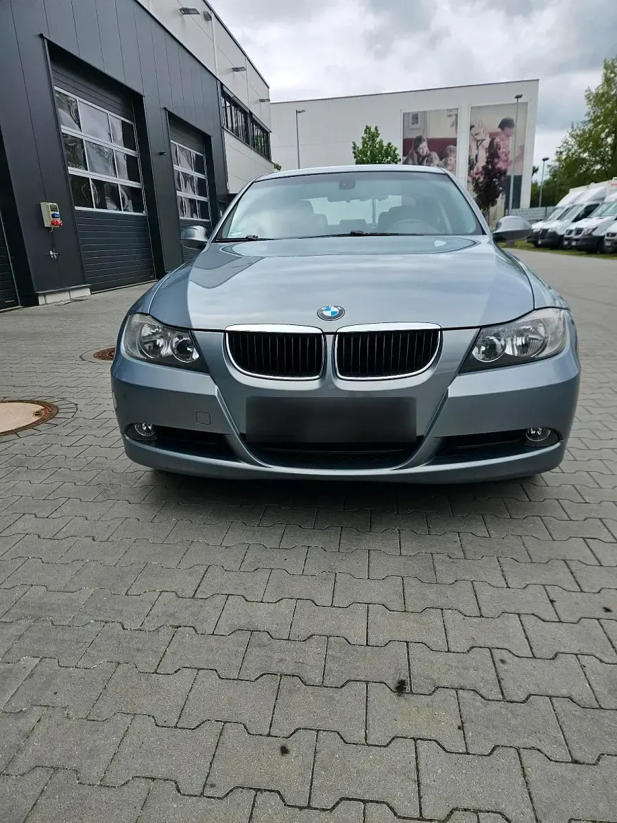 Gebraucht BMW 320 150 PS (110 kW) 2005 Grau Limousine