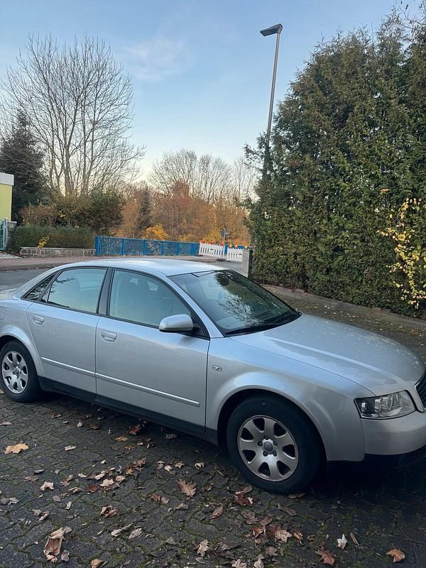 Gebraucht Audi A4 131 PS (96 kW) 2001 Silber Limousine