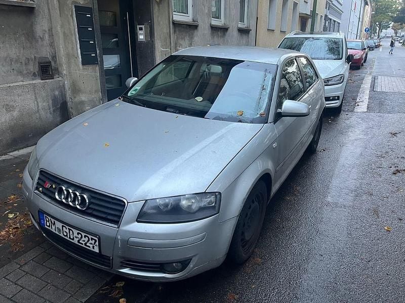 Grau Gebraucht 2003 Audi A3 S-Line Limousine | 700 € (Superpreis) - Bild 1/4