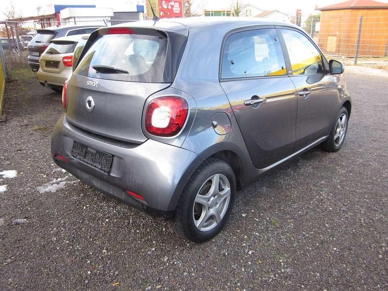 Gebraucht Smart ForFour Passion 90 PS (66 kW) 2019 Grau Kleinwagen