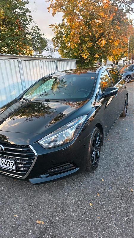 Schwarz Gebraucht 2015 Hyundai i40 Premium Kombi | 8.600 € (Guter Preis) - Bild 1/4