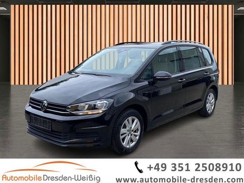Schwarz Gebraucht 2024 VW Touran Comfortline Van / Kleinbus | 28.980 € (Guter Preis) - Bild 1/4