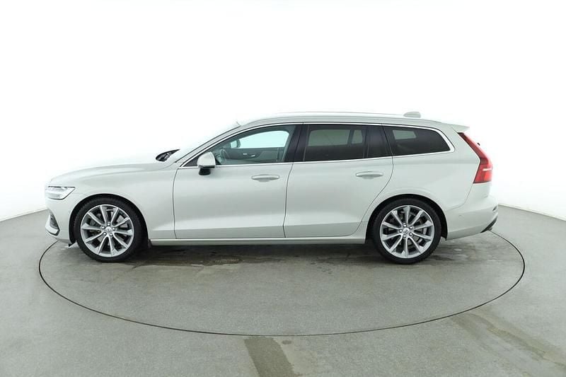 Gebraucht Volvo V60 Momentum 250 PS (183 kW) 2019 Grau Kombi