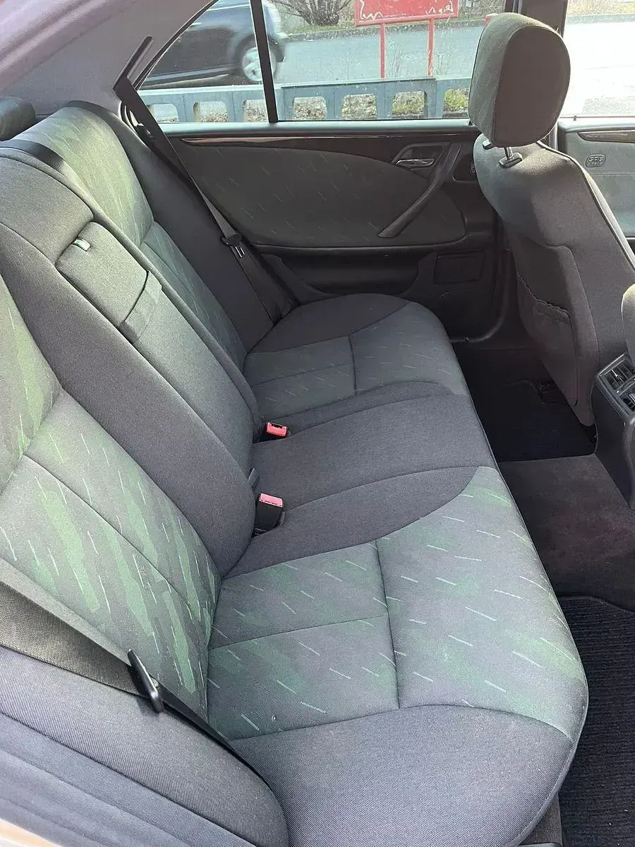 Gebraucht Mercedes E280 Avantgarde 204 PS (150 kW) 2000 Beige Limousine