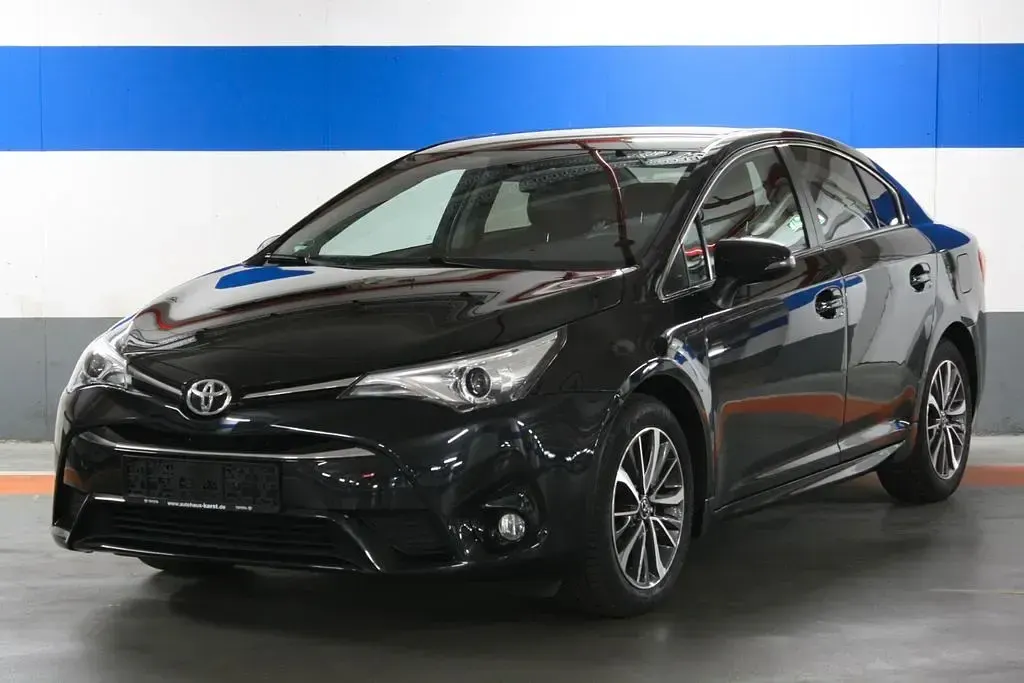 Gebraucht Toyota Avensis Edition 147 PS (108 kW) 2015 Mysticschwarz / night time bla (metallic) Limousine