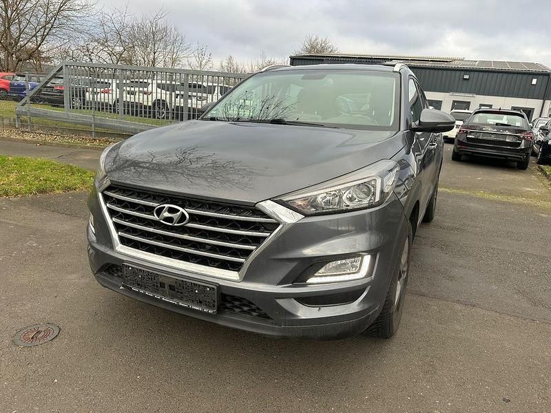 Grau Gebraucht 2018 Hyundai Tucson Style SUV | 13.999 € (Fairer Preis) - Bild 1/4