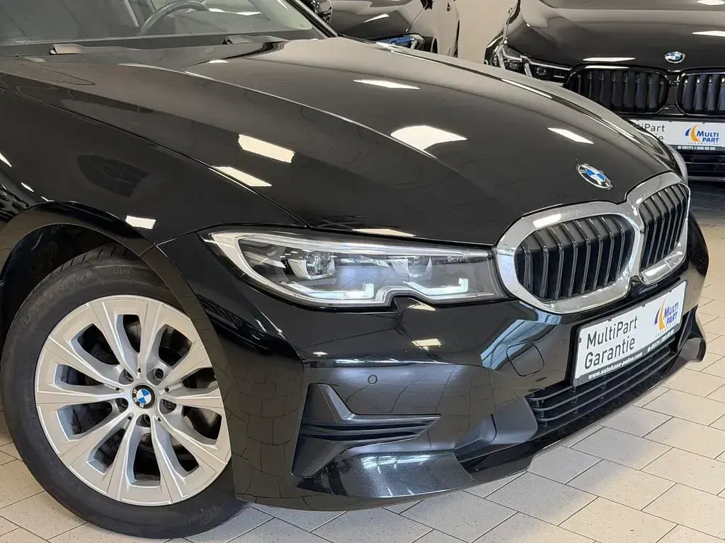 Gebraucht BMW 320 Performance 190 PS (139 kW) 2022 Schwarz Limousine