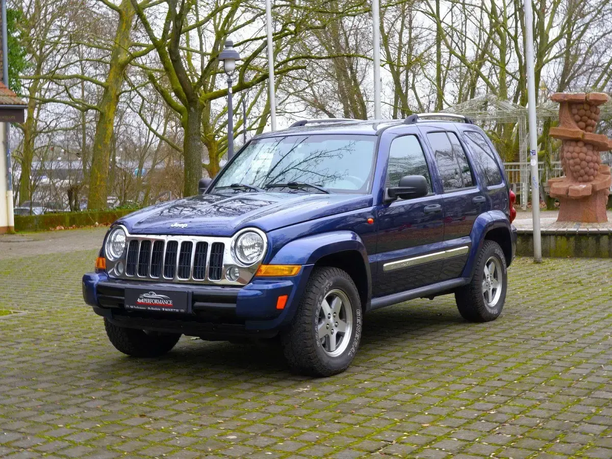 Gebraucht Jeep Cherokee Limited 163 PS (119 kW) 2006 Blau SUV