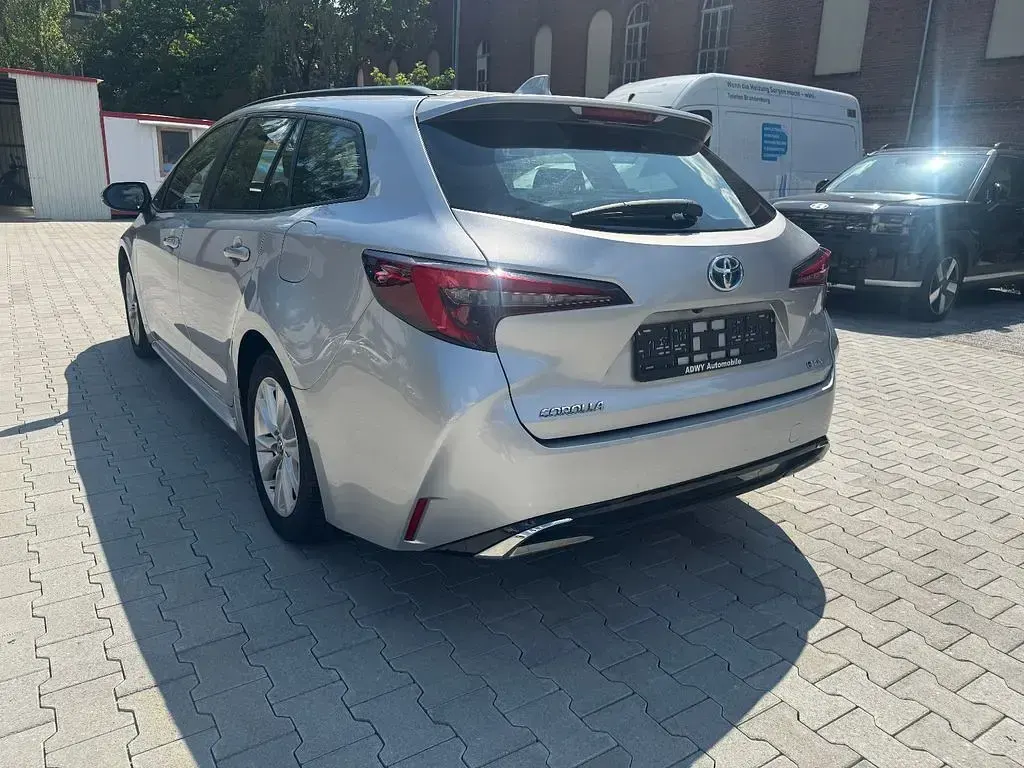 Gebraucht Toyota Corolla 98 PS (72 kW) 2024 Silber Kombi