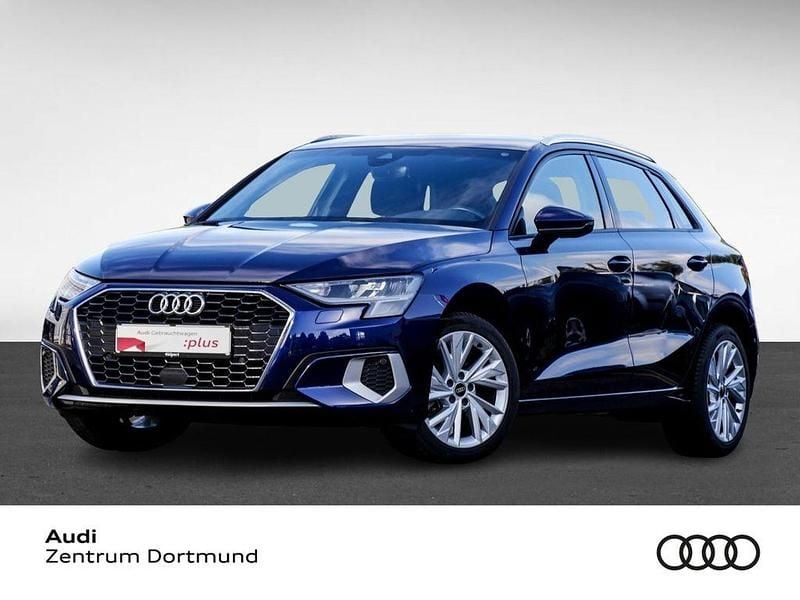Blau Gebraucht 2021 Audi A3 Sportback Advanced Limousine | 19.998 € (Guter Preis) - Bild 1/4