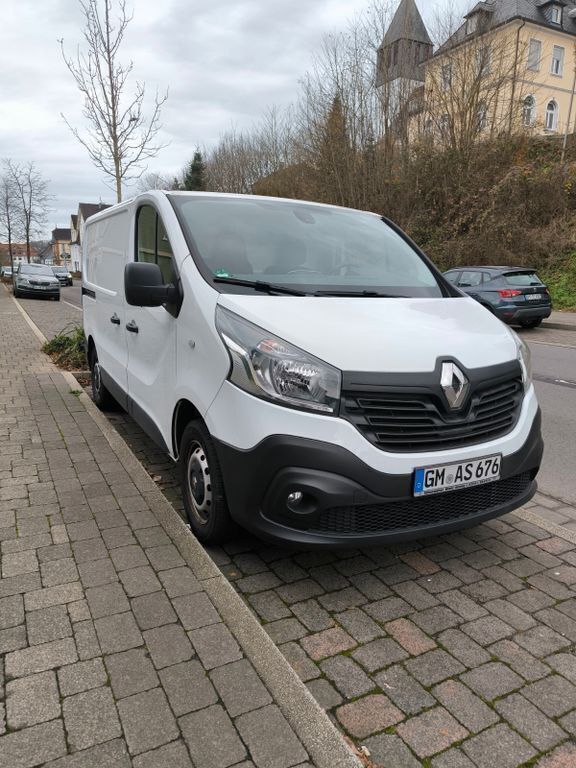 Weiß Gebraucht 2019 Renault Trafic Komfort Van | 13.200 € (Fairer Preis) - Bild 1/4