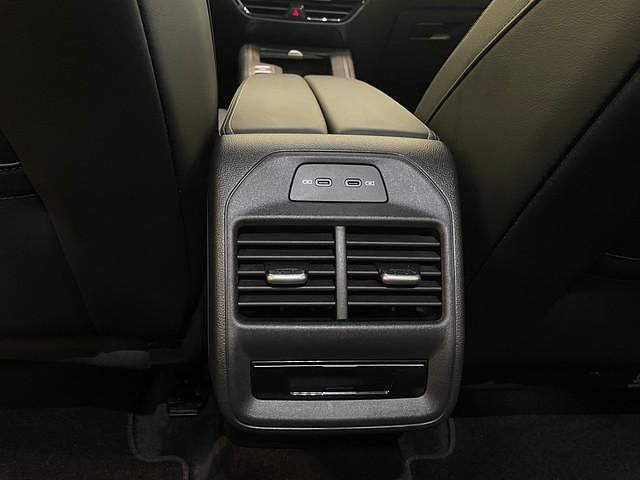 Gebraucht VW Passat 150 PS (110 kW) 2025 Pure white Kombi