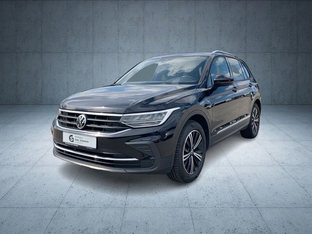 Schwarz Gebraucht 2021 VW Tiguan United SUV | 25.990 € (Etwas zu teuer) - Bild 1/4
