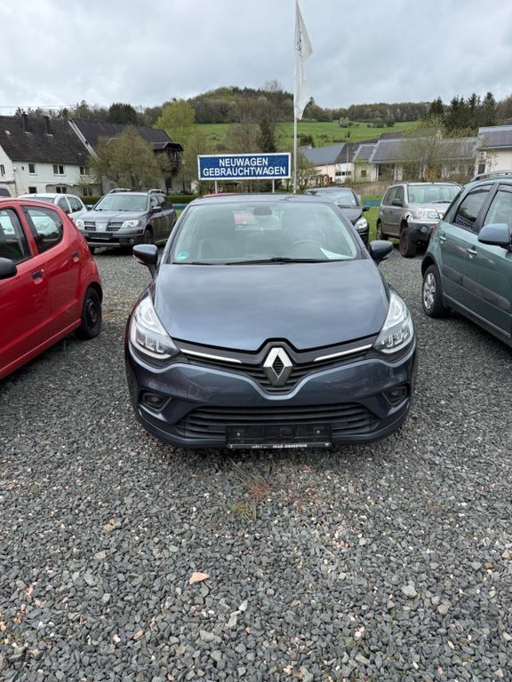 Grau Gebraucht 2017 Renault Clio IV Intens Limousine | 8.990 € (Fairer Preis) - Bild 1/4