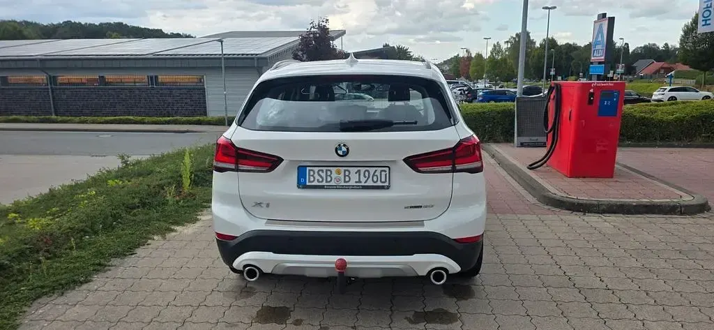Gebraucht BMW X1 Sport Line 178 PS (130 kW) 2022 Weiß SUV