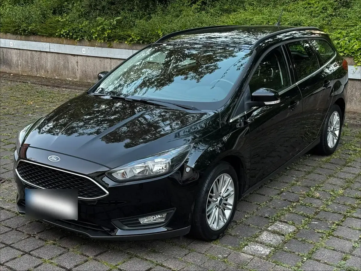 Gebraucht Ford Focus 101 PS (74 kW) 2018 Schwarz Kombi