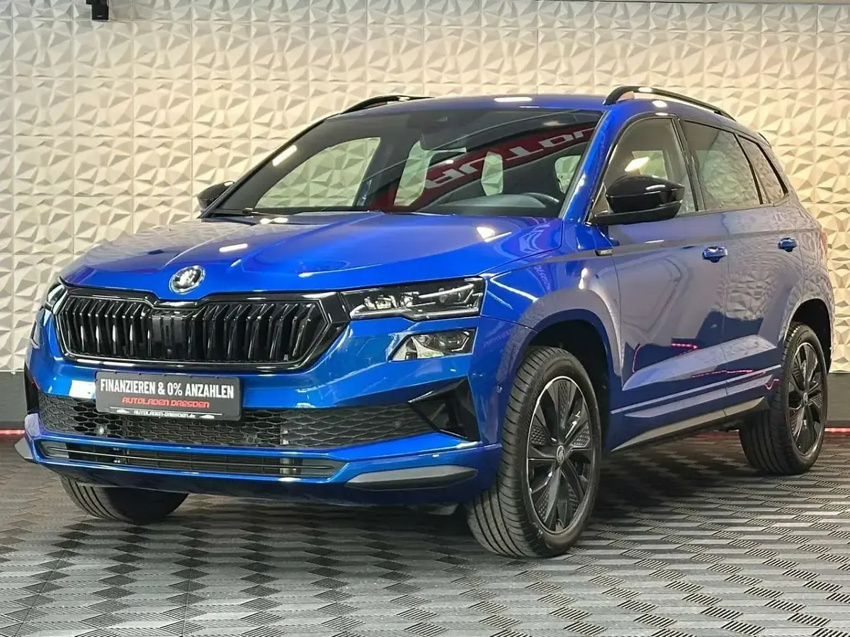 Gebraucht Skoda Karoq SportLine 150 PS (110 kW) 2025 Raceblau metallic SUV