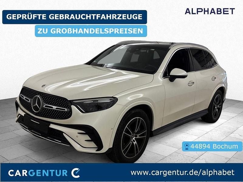 Gebraucht Mercedes GLC300 269 PS (197 kW) 2023 Manufaktur diamantweiss bright SUV