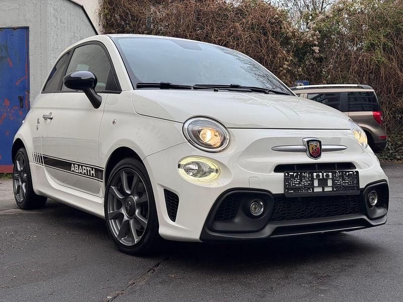 Weiß Gebraucht 2021 Abarth 595 Basis Kleinwagen | 15.980 € (Fairer Preis) - Bild 1/4