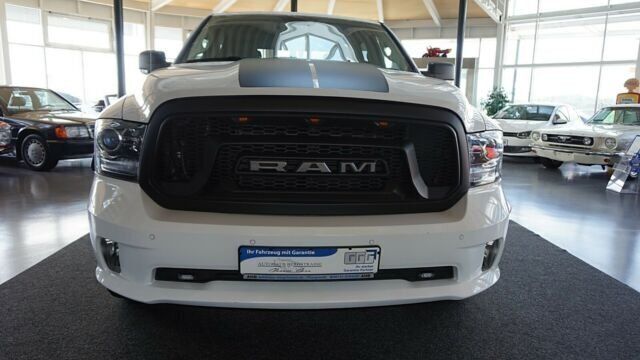 Gebraucht Dodge Ram 401 PS (294 kW) 2019 Weiß Abholung