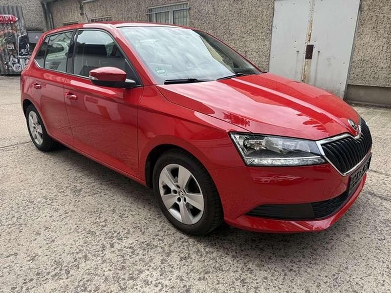 Gebraucht Skoda Fabia Active 60 PS (44 kW) 2021 Rot Kleinwagen