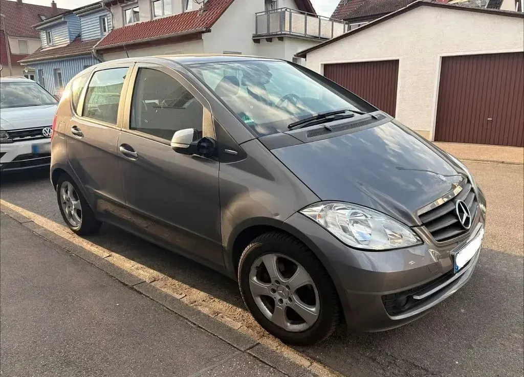 Gebraucht Mercedes A160 95 PS (69 kW) 2011 Grau Van / Kleinbus