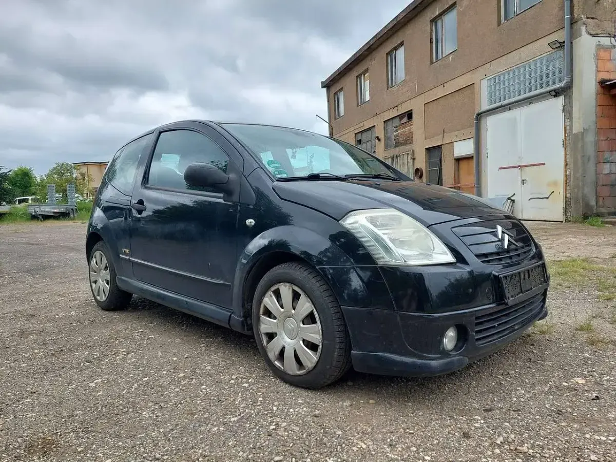 Gebraucht Citroën C2 VTR Sport 68 PS (50 kW) 2007 Lack onyx schwarz/deckende Kleinwagen