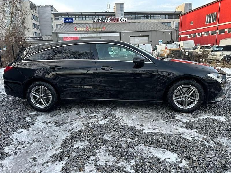 Gebraucht Mercedes CLA200 Shooting Brake 150 PS (110 kW) 2022 Schwarz Kombi