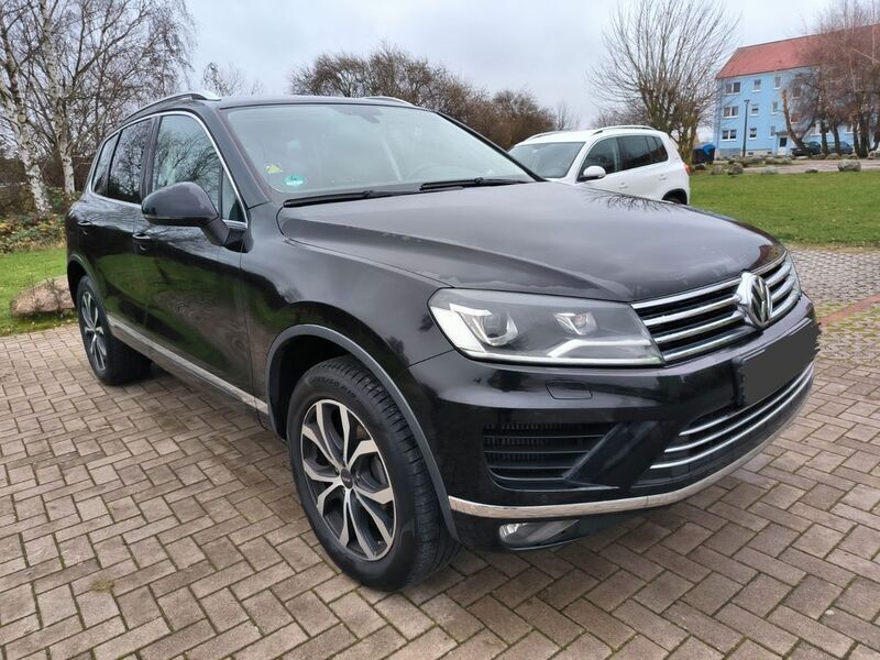 Schwarz Gebraucht 2015 VW Touareg SUV | 16.490 € (Fairer Preis) - Bild 1/4