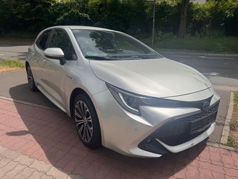 Silber Gebraucht 2021 Toyota Corolla Hybrid Team Limousine | 16.500 € (Fairer Preis) - Bild 1/4