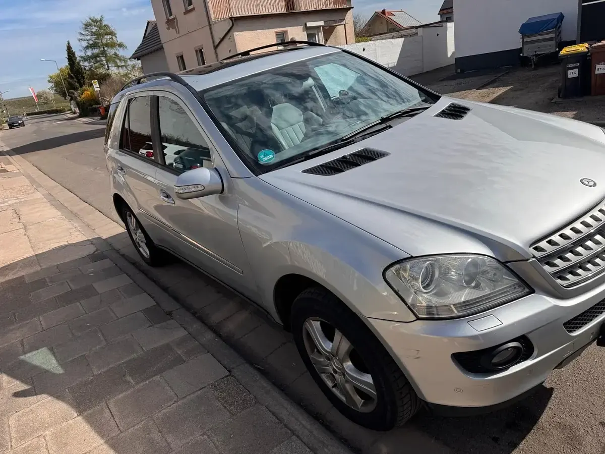 Brugt Mercedes ML320 224 HK (164 kW) 2006 Sølv SUV