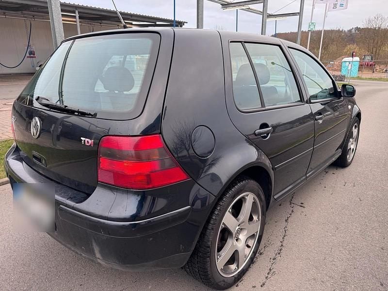 Gebraucht VW Golf IV 131 PS (96 kW) 2002 Schwarz Kleinwagen