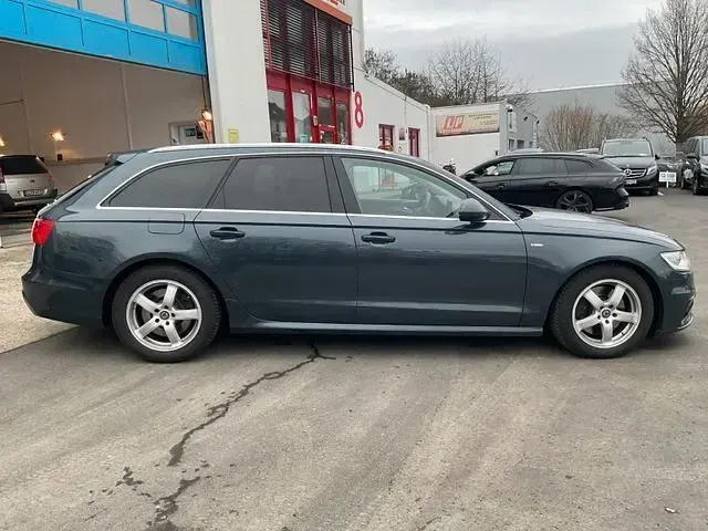 Używany Audi A6 S-Line 245 KM (180 kW) 2013 Niebieski Kombi
