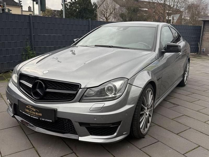 Silber Gebraucht 2014 Mercedes C63 AMG AMG Coupé | 29.880 € (Etwas zu teuer) - Bild 1/4