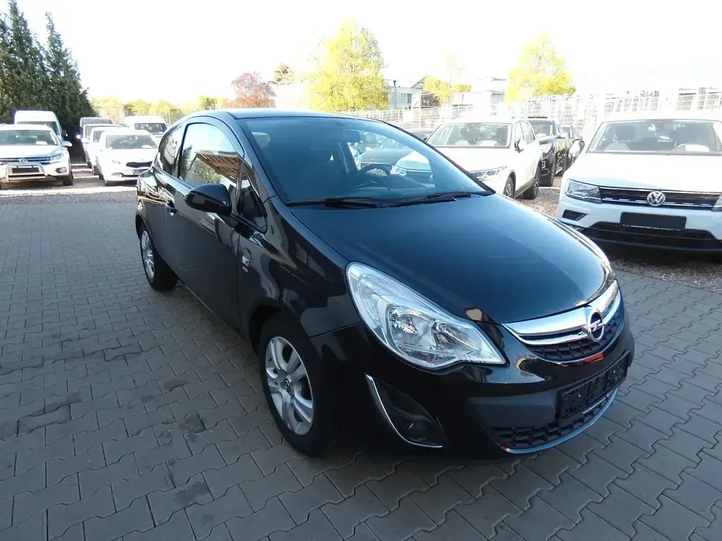 Używany Opel Corsa Satellite 87 KM (63 kW) 2012 Czarny Hatchback