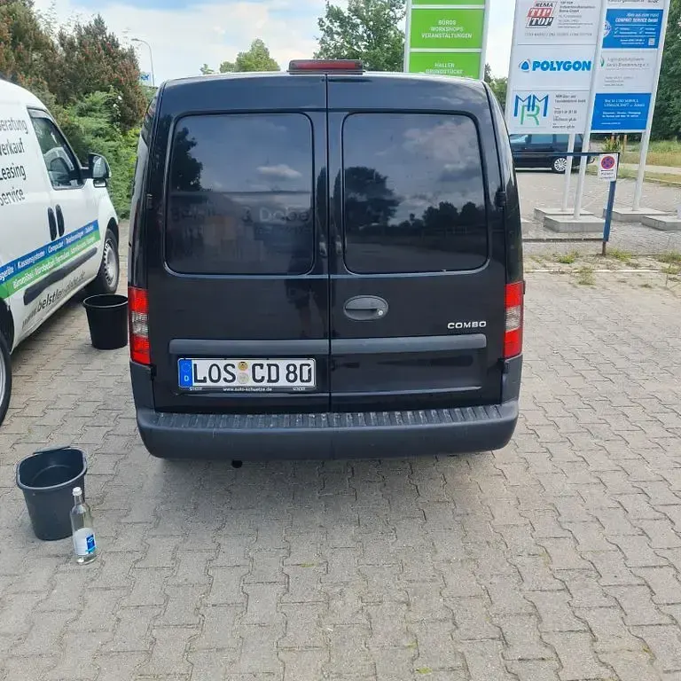Gebraucht Opel Combo 90 PS (66 kW) 2010 Schwarz Van / Kleinbus