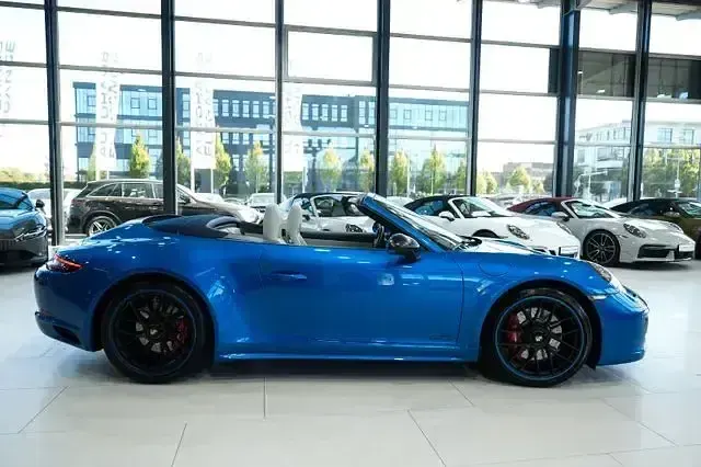 Gebraucht Porsche 911 Carrera 4 GTS Chrono 450 PS (330 kW) 2017 Saphirblaumetallic Cabrio