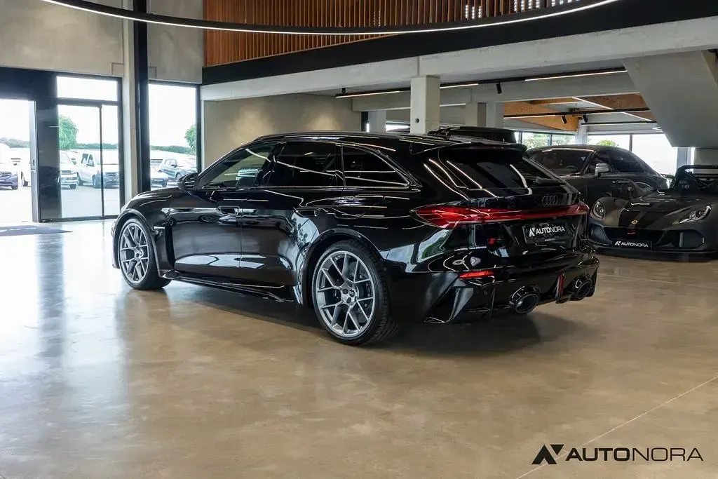 Neu Audi RS5 Sport 639 PS (469 kW) 2026 Schwarz Kombi