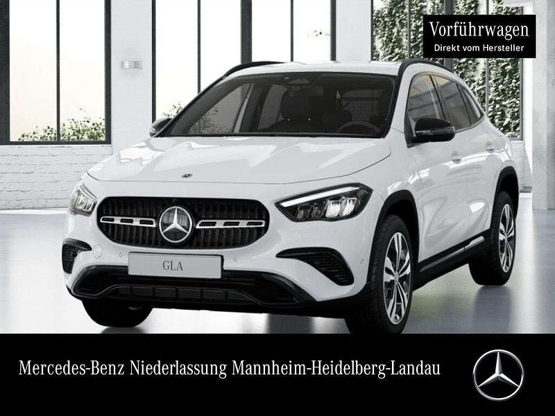 Polarweiß Gebraucht 2024 Mercedes GLA200 AMG SUV | 41.750 € (Fairer Preis) - Bild 1/4