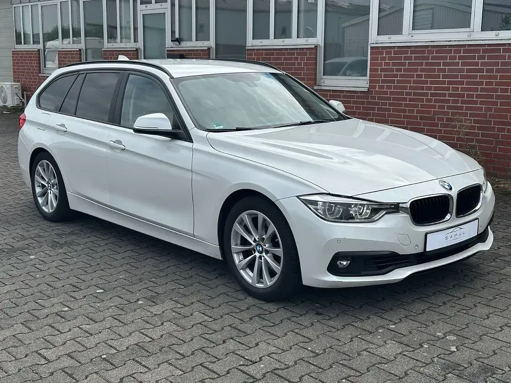 Gebraucht BMW 325 Performance 224 PS (164 kW) 2018 Weiß Kombi