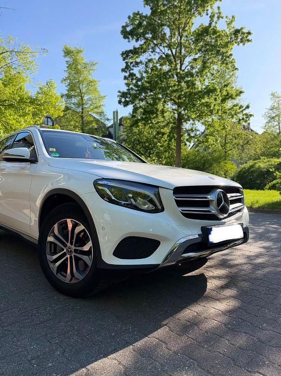 Gebraucht Mercedes GLC220 AMG line 170 PS (125 kW) 2018 Weiß SUV