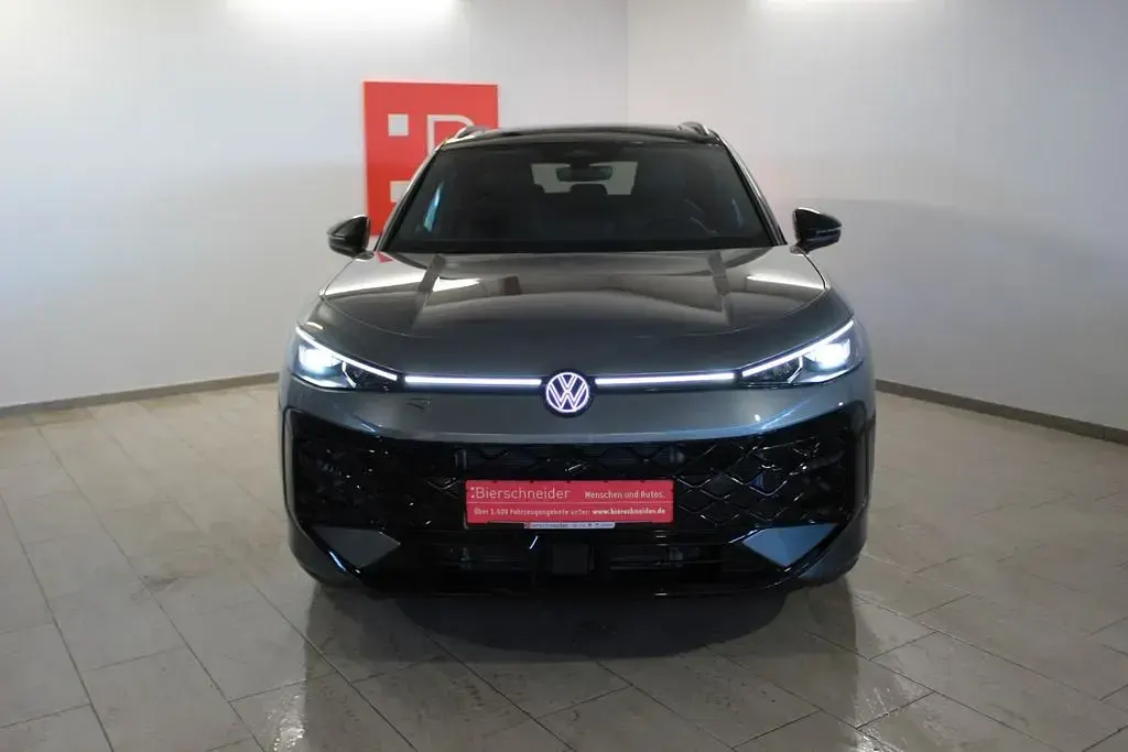 Neu VW T-Roc R-line 150 PS (110 kW) 2026 Grau SUV