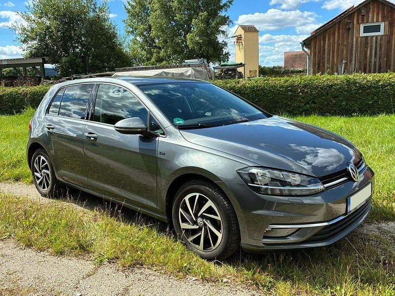 Grau Gebraucht 2018 VW Golf VII Join Limousine | 15.490 € (Guter Preis) - Bild 1/4