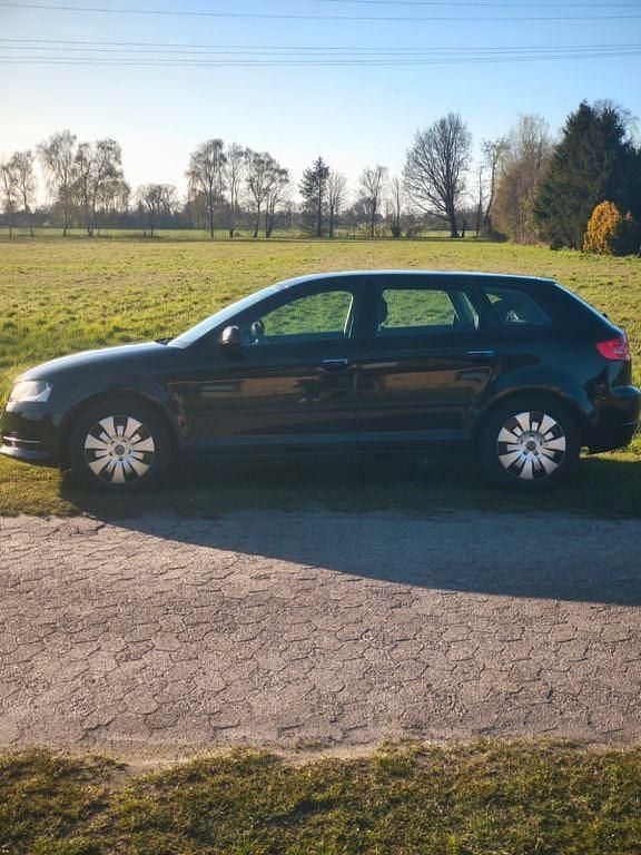 Gebraucht Audi A3 Attraction 105 PS (77 kW) 2011 Schwarz Kleinwagen