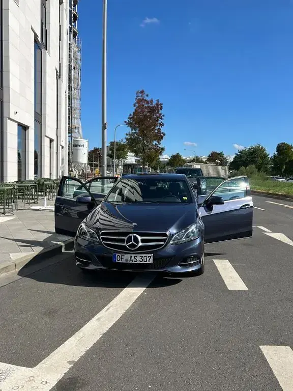 Usata Mercedes E350 252 CV (185 kW) 2013 Blu Berlina