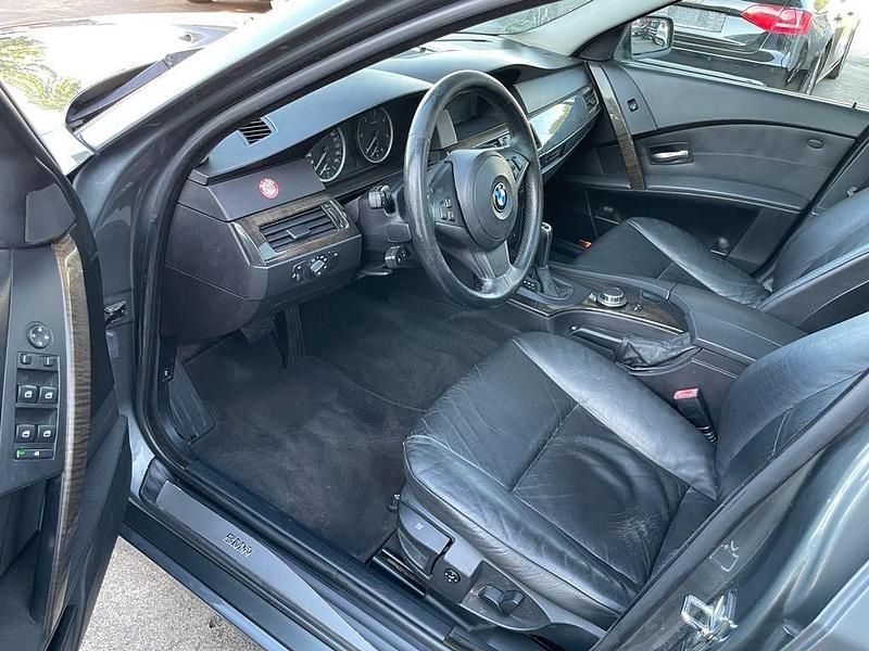 Gebraucht BMW 525 Performance 177 PS (130 kW) 2006 Grau Kombi