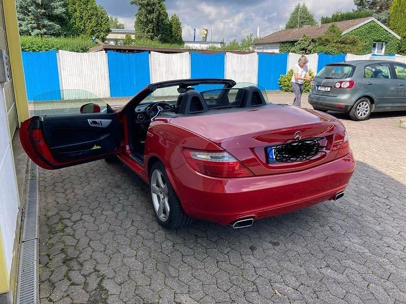 Gebraucht Mercedes SLK200 184 PS (135 kW) 2012 Rot Cabrio